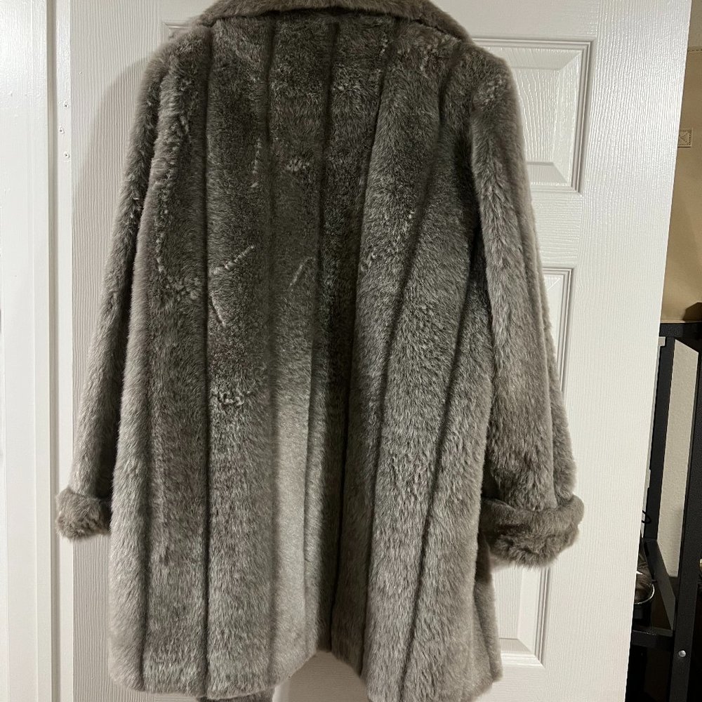 Dennis Basso L Faux Fur Coat - Grey